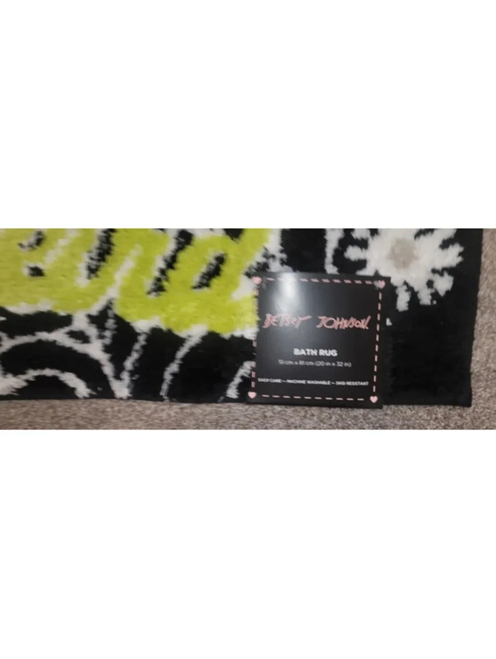 BETSEY JOHNSON BATH RUG - 20